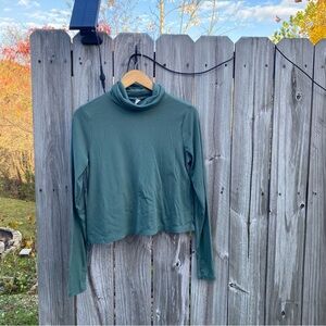 Old Navy M Forest Green Turtleneck Long Sleeve Cropped Athleisure Top